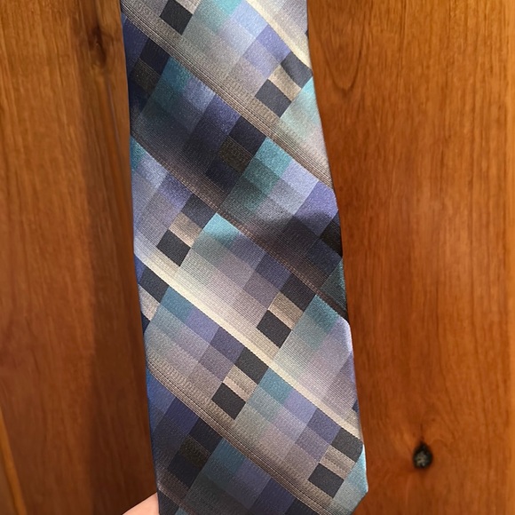 Van Heusen Blue and Gray Plaid Tie - Picture 2 of 5